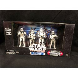 STAR WARS CLONE TROOPER (TROOP BUILDER 4 PACK) ACTION FIGURES IN BOX