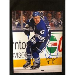 LEO KOMAROV AUTOGRAPHED 8" X 10" COLOR PHOTO