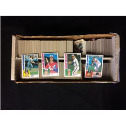 BASEBALL TRADING CARDS LOT