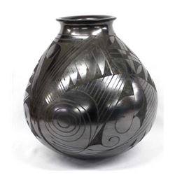 Large Vintage Mata Ortiz Pottery Jar by Jesus Tena