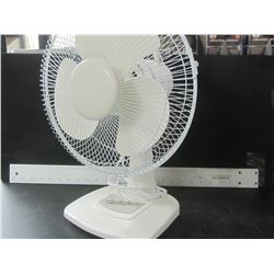 New 3 speed white fan / with oscillation / TESTED WORKING
