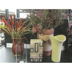 Flat of 5 Home décor items / candle/ 2 vases / 2 plant décor