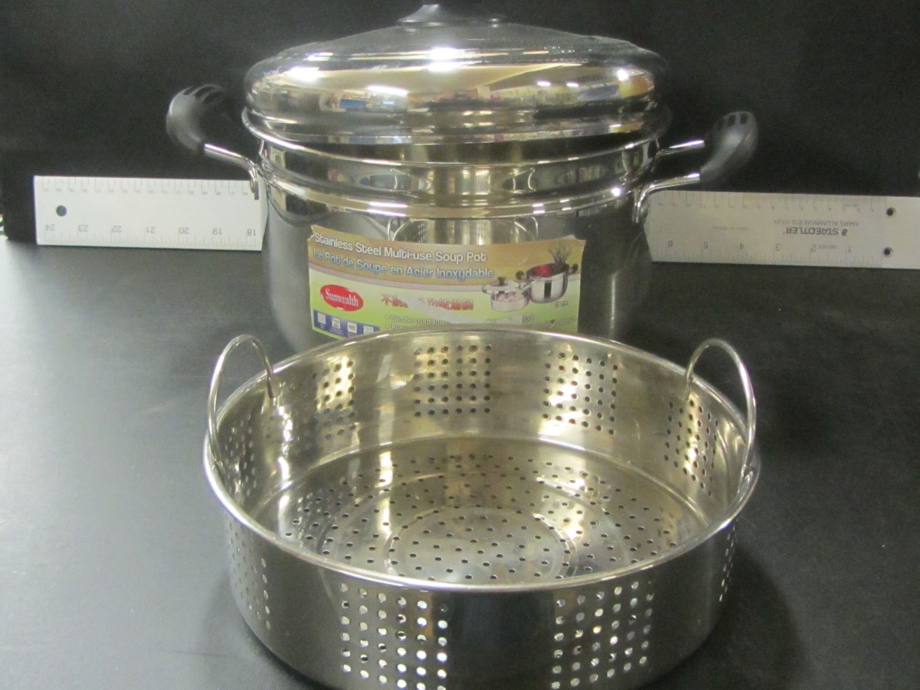 New Stainless steel multi use soup pot / steamer / strainer