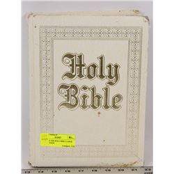 VINTAGE THE HOLY BIBLE LARGE TYPE EDITION