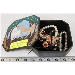 BOX OF DIFFERENT VINTAGE JEWELRY