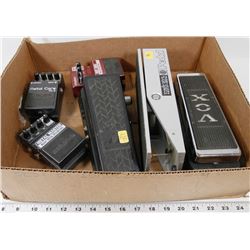 FLAT OF ASSORTED MUSIC ACCESSORIES