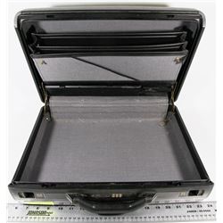 VINTAGE SAMSONITE BRIEFCASE.