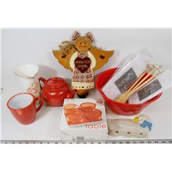 BOX OF HOUSEHOLD ITEMS.