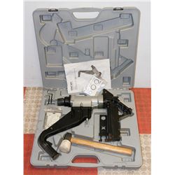 ROK FLOORING GUN, 2-IN11 STPLE CLEAT. WITH CASE