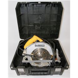 DEWALT 7-1/4" CIRCULAR SAW IN CASE