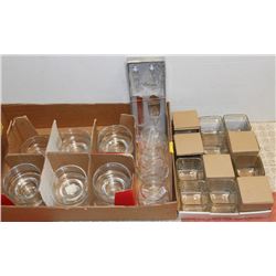 LARGE LOT OF GLASS FOR WEDDING CENTERPIECES, CAKE