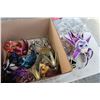Image 1 : BOX OS MASQUERADE MASKS