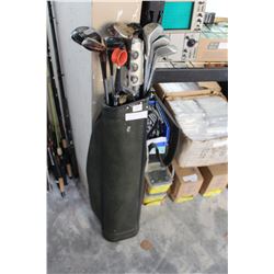 GOLF CLUBS IN BAG