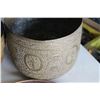 Image 2 : 2 BRASS POTS AND COPPER PLATE
