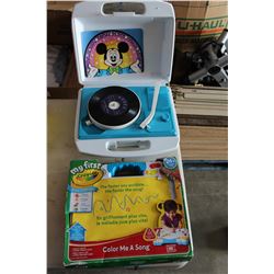 MICKEY MOUSE RECORD PLAYER AND CRAYOLA PLAY SET