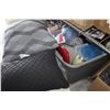 Image 1 : TOTE OF HOUSEHOLD GOODS