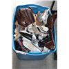 Image 1 : BLUE TOTE OF LADIES SIZE 5 6 AND 7 SHOES