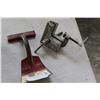 Image 1 : SMALL VICE AND FLOOR CHISEL