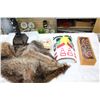 Image 1 : FUR COLLAR AND FIRST NATIONS ITEMS