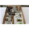 Image 2 : LOT OF VARIOUS COLLECTIBLE ITEMS AND TRAY OF COLLECTIBLE LOCKS KEYS AND INSULATORS