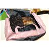 Image 1 : LARGE PURSE WITH WIGS