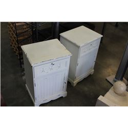 PAIR OF WHITE NIGHTSTANDS