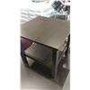 Image 2 : 2 BLACK ENDTABLES