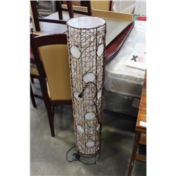 METAL AND WICKER FLOOR LAMP