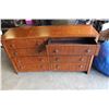 Image 2 : 8 DRAWER MODERN DRESSER