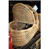 Image 2 : WICKER BASKET AND GLASSES