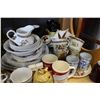 Image 3 : SHELF LOT OF MISC HOUSEWARES