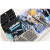 Image 2 : TRAY OF GILETTE RAZORS