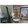 Image 1 : TWO VASES AND ART GLASS