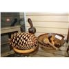 Image 1 : LOT OF WOOD BOWLS LARGE PINE CONE CARVED PELICAN ETC