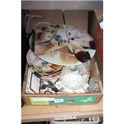 BOX OF COLLECTIBLE GLASS AND ORNAMENTS AND FROGS