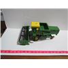 Image 1 : Ertl John Deere 6600 Toy Combine