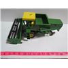 Image 2 : Ertl John Deere 6600 Toy Combine