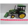 Image 1 : Ertl 2755 John Deere Tractor (adjustable scoop)