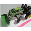 Image 4 : Ertl 2755 John Deere Tractor (adjustable scoop)