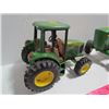 Image 2 : 2 Ertl John Deere Tractors