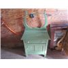 Image 1 : Wash stand w Harp - painted green