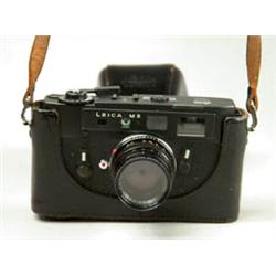 Lot# 100  CAMERA: LEICA M5.  