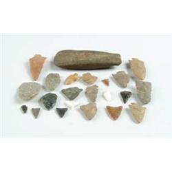 Lot# 112  SMALL INDIAN ARROWHEAD COLLECTION.  