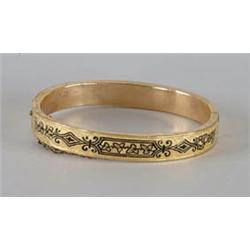 Lot# 333  ANTIQUE GOLD EASTLAKE DESIGN BRACELET.  