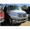 Image 2 : 2005 INTERNATIONAL 4300 DUMP, VIN/SN:1HTMMAAR25H167285 - S/A, CREW CAB, DT466 ENGINE, A/T, AIR BRAKE