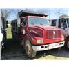 Image 2 : 1997 INTERNATIONAL 4700 DUMP, VIN/SN:1HTSCAAN4VA491488 - S/A, IHC DIESEL ENGINE, 6 SPEED TRANS, 10'