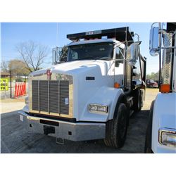 2018 KENWORTH T800 DUMP, VIN/SN:1NKDL40XXJJ188579 - TRI-AXLE, 500 HP CUMMINS ISX-15 ENGINE, ALLISON