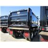 Image 3 : 2018 KENWORTH T800 DUMP, VIN/SN:1NKDL40X8JJ203693 - TRI-AXLE, 500 HP CUMMINS X15 ENGINE, ALLISON 450