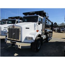 2018 KENWORTH T800 DUMP, VIN/SN:1NKDL40X4JJ203688 - TRI-AXLE, 500 HP CUMMINS X15 ENGINE, ALLISON 450