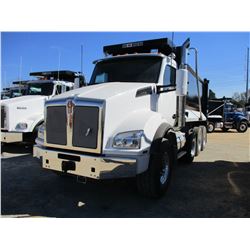 2018 KENWORTH T880 DUMP, VIN/SN:1NKZXPTX9JJ188581 - TRI-AXLE, 485 HP PACCAR MX13 ENGINE, ALLISON 450